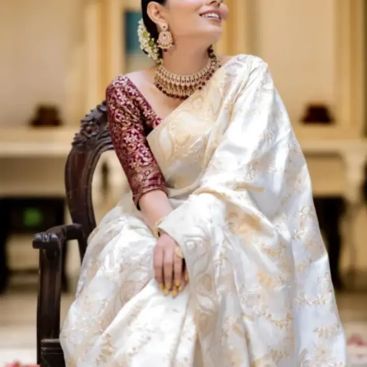 Women Banarasi Silk Saree with Blouse Piece