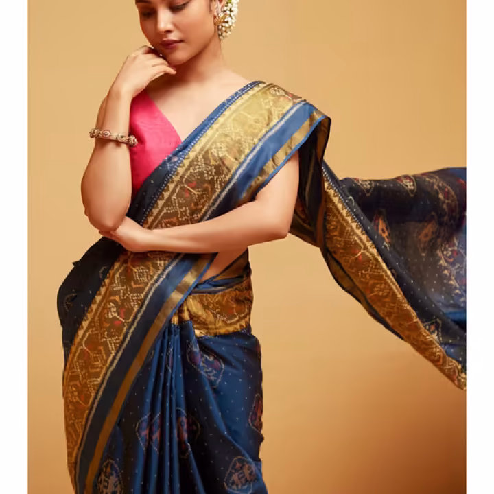 Womens Blue Printed Saree and Unstitched Blouse